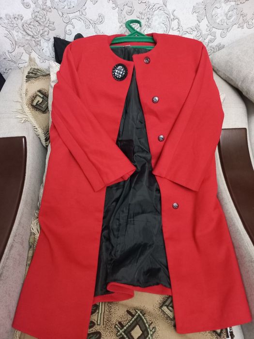 Продам женское пальто