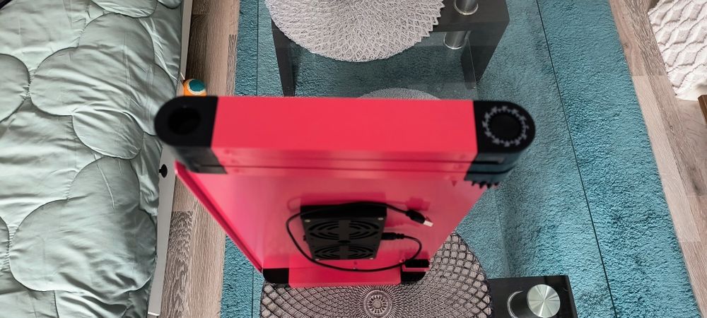 Cooler metalic Laptop