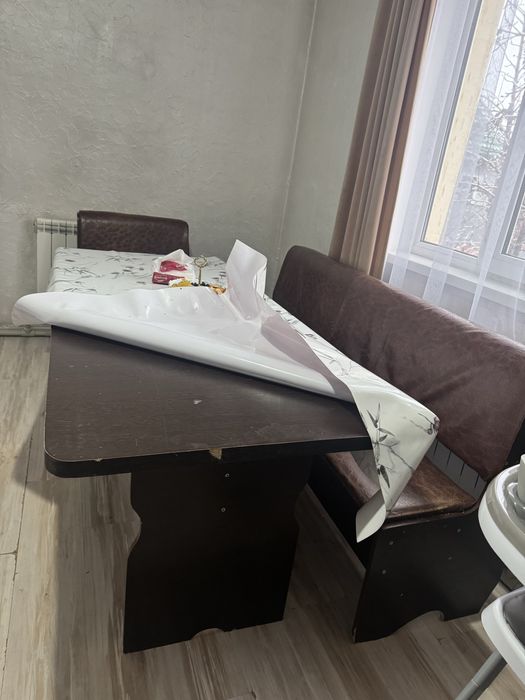Продам стол со стулями