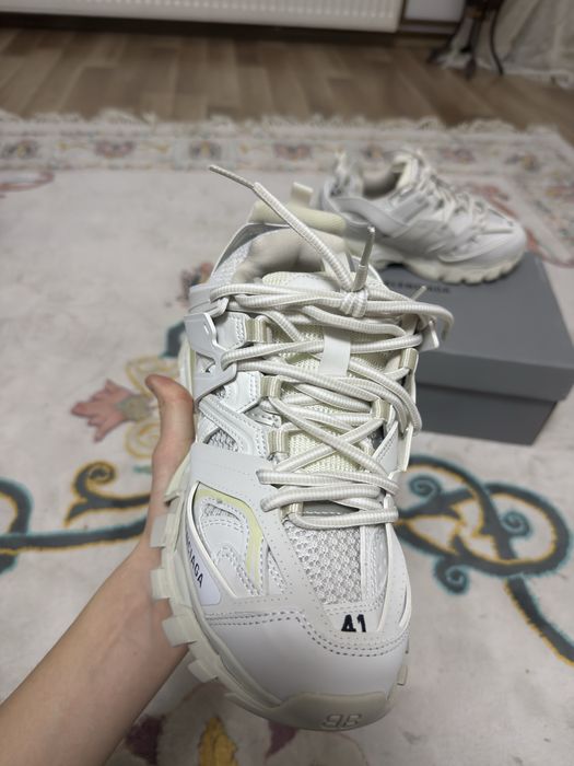 Balenciaga Track NOI