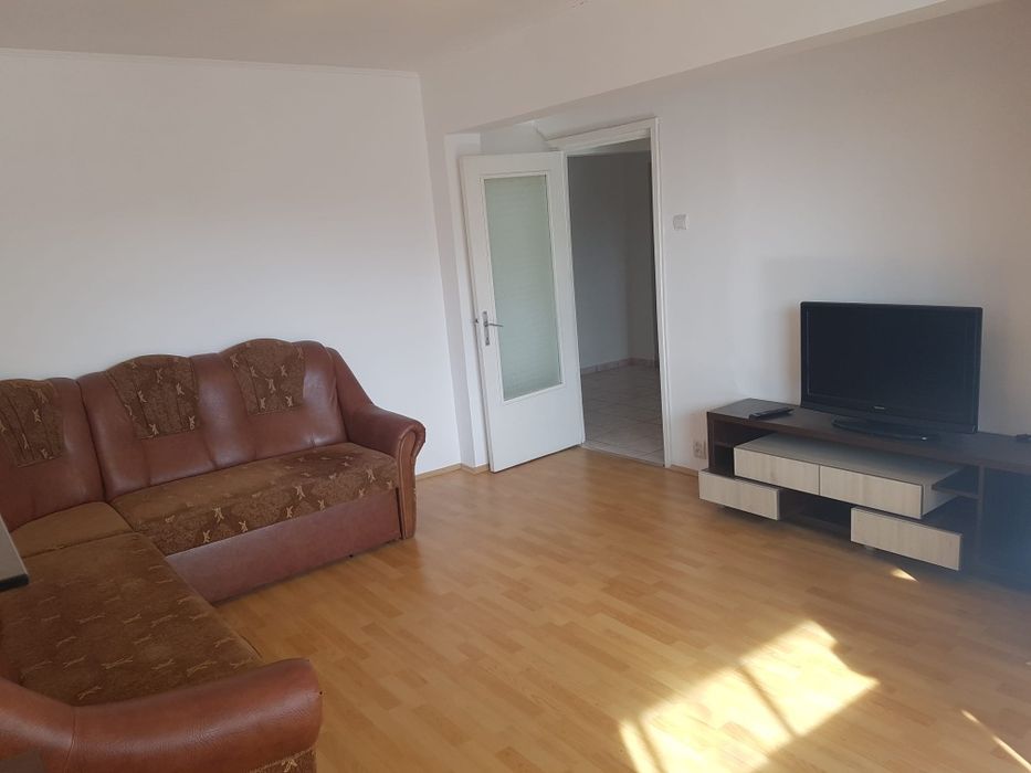 Închiriez ap. 2 camere decomandat cu lift B-dul Dacia 56mp
