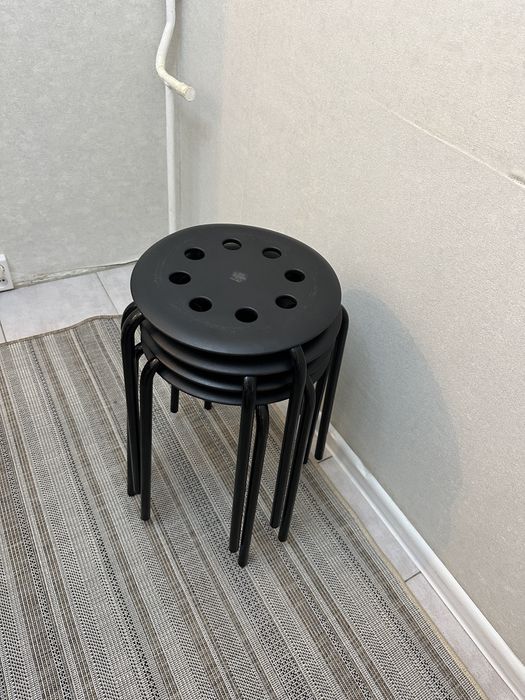 Продам стулья пластиковые