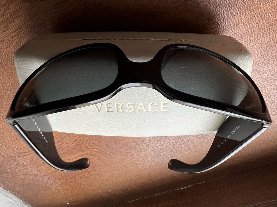 Продажа солнцезащитных очков  "Cucci"