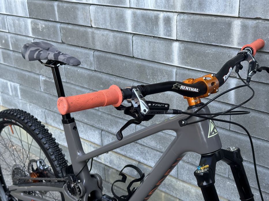 Карбонов планински велосипед FORBIDDEN DRUID CUSTOM BIKE(L размер)
