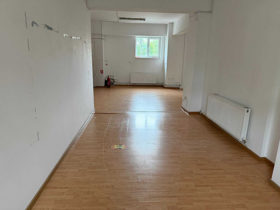 Spatiu comercial de inchiriat.  Str Stefan cel Mare .Zona Rompetrol
