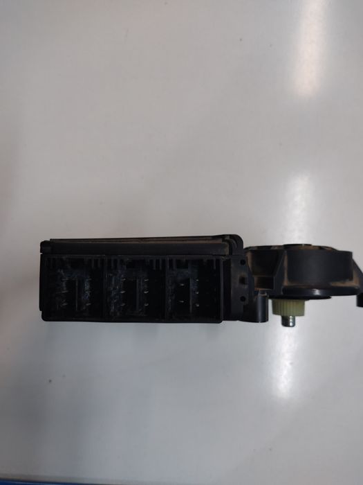 Стеклоподьемник VW T5