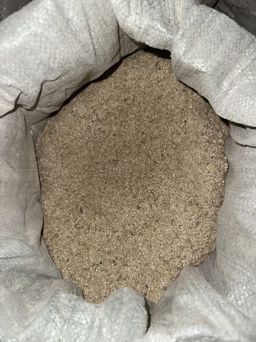 Продам дробленный корма ячмень чистый