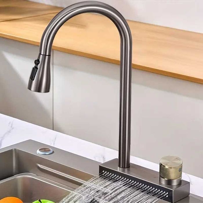 Мултифункционален смесител за кухня с функция водопад изтеглящ се