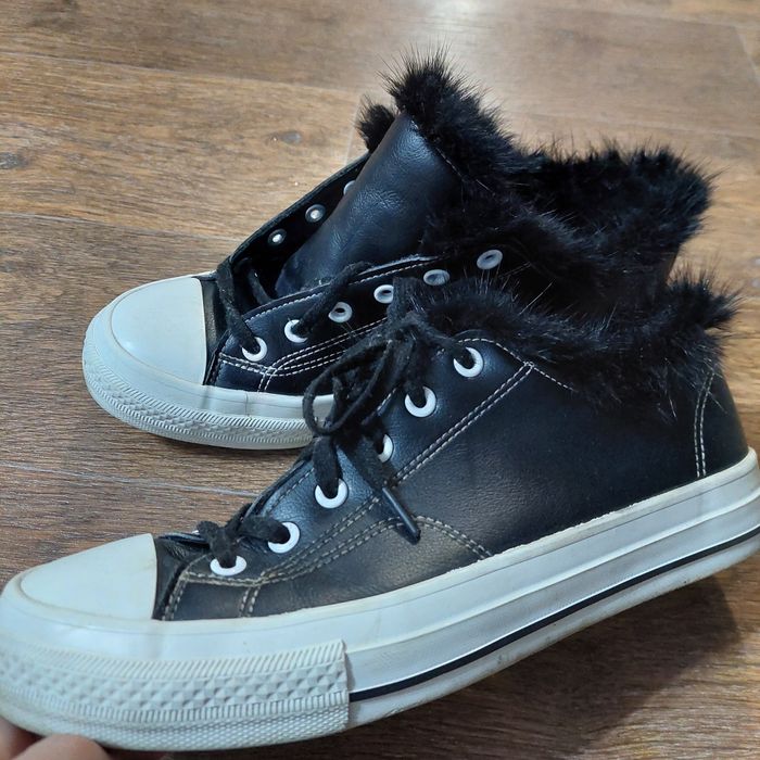 Продам утеплённые кеды