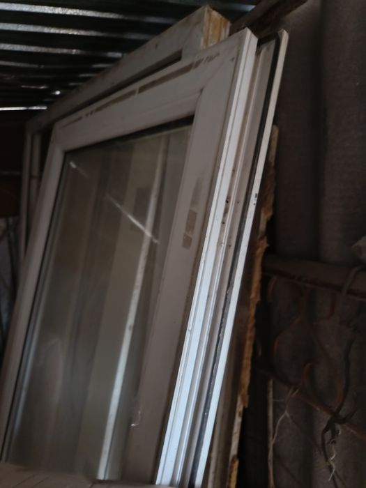 Ақ түсті шағын қойма