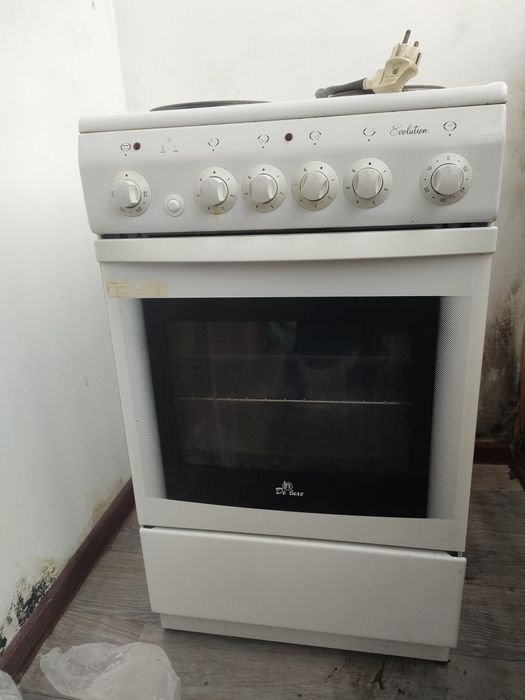 Продам электроплиту Deluxе