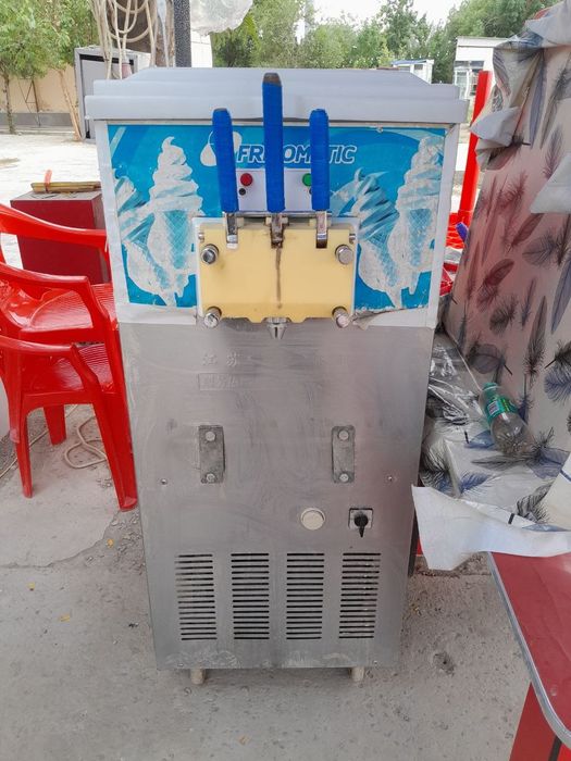 Frezer marojni aparat