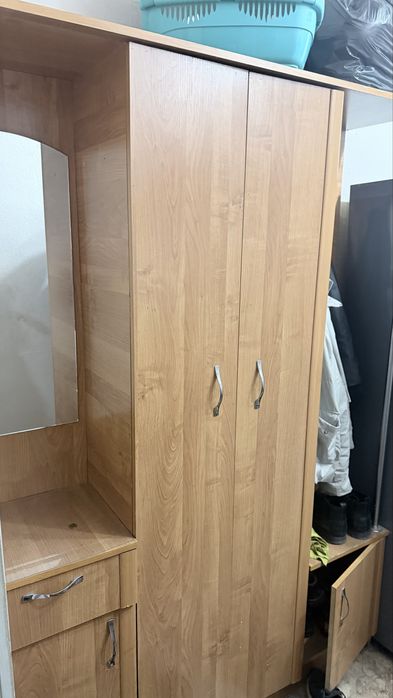 Продам шкаф для прихожей