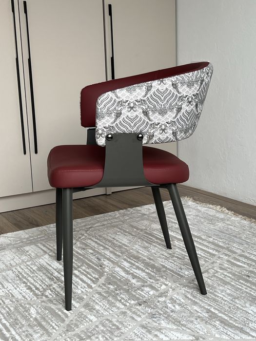 Кресла новые в итальянском стиле