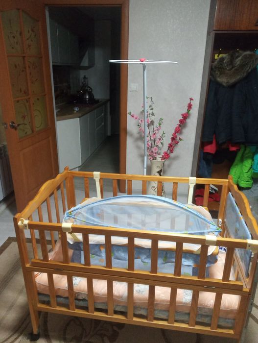 Продам детскую кроватку