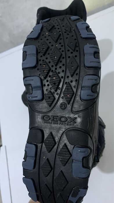 Продам зимние сапоги Geox