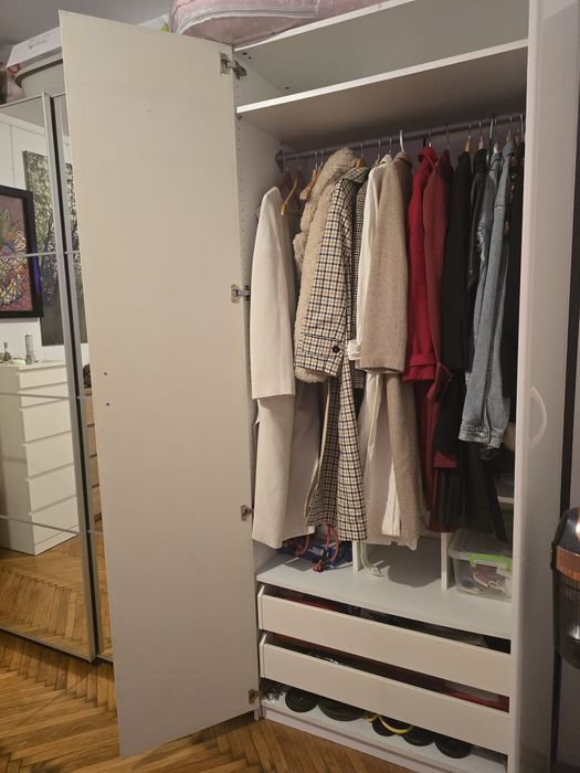 Vând dulap alb Ikea