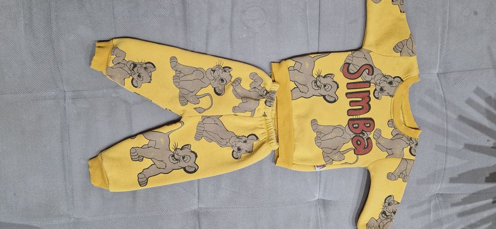 Бебешки и детски дрехи и принадлежности