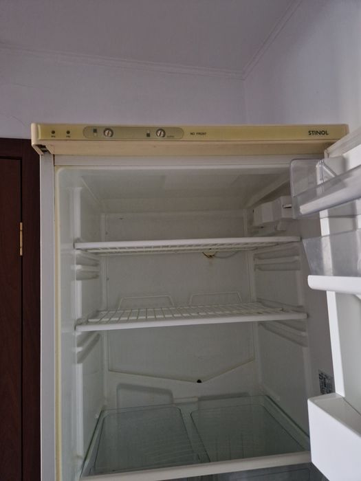 Холодильник продается stinol