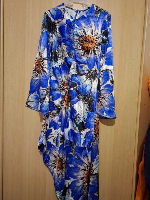 Rochita albastru aprins asimetrica