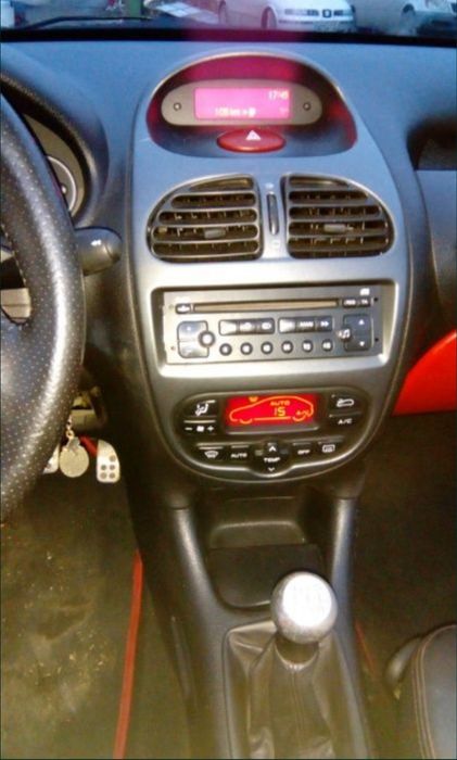 Aripa stanga fata neagra / negru peugeot 206 cc 1.6i nfu