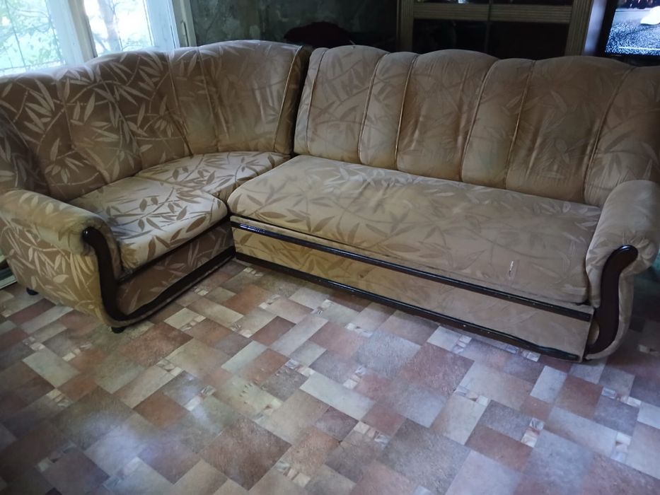 Диван с  креслом