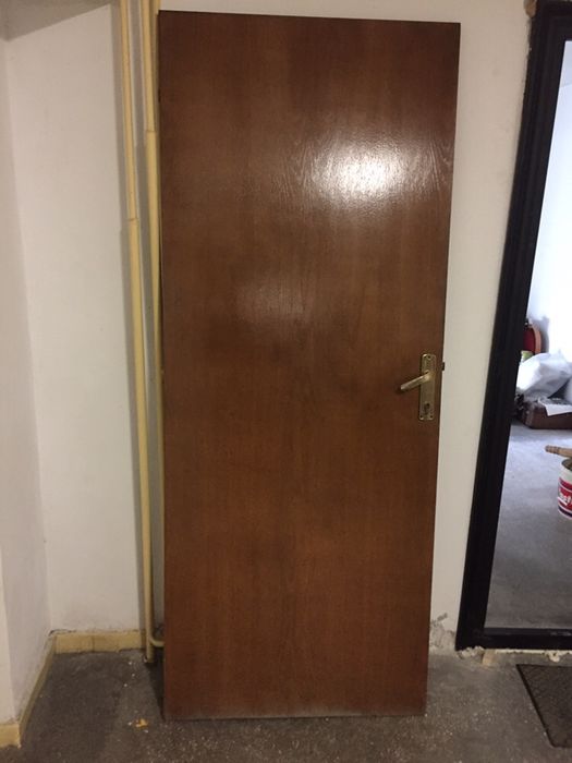 Usa din lemn Pitești Fratii Golești