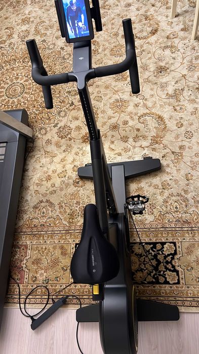 Велотренажер Technogym skillbike