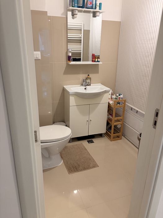 Apartamanet de vanzare cu doua camere decomandate si loc de parcare