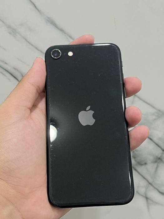 Продам iPhone SE