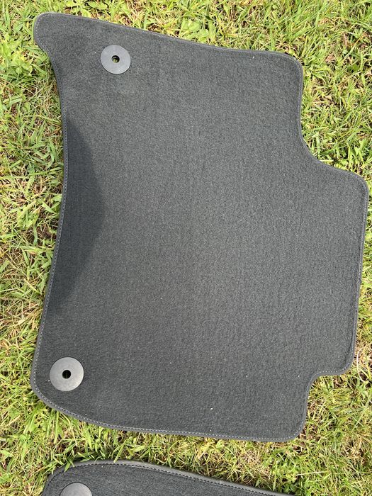 Оригинални мокетени стелки за Porsche Cayenne 2010-2018