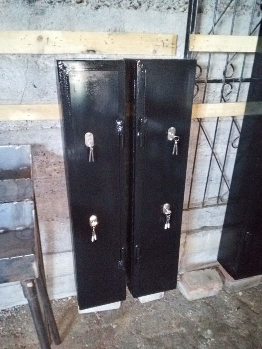 Сейф металлический, тройка