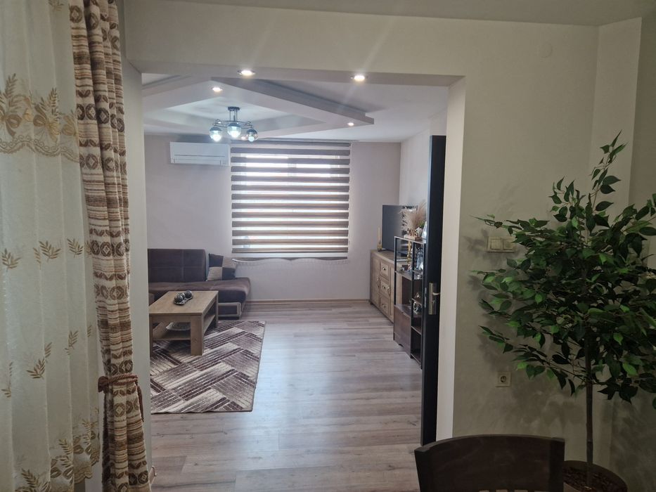 Продава се Тристаен апартамент в Асеновград - 110 кв.м за 742 €/кв.м - Снимка #6