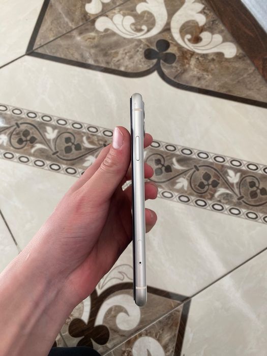 Айфон 11 сатылады