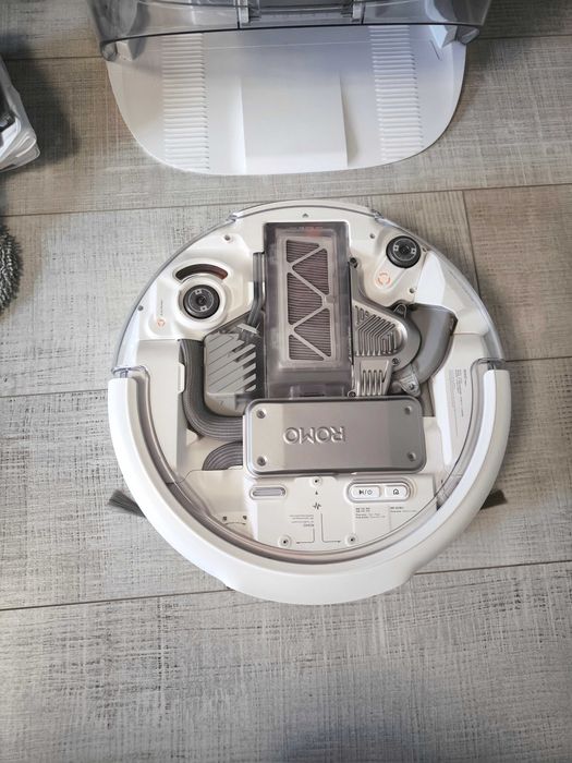 DJI ROMO P Робот за почистване