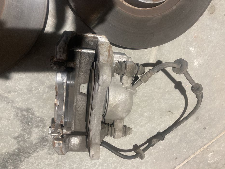 Спирачни апарати+ дискове и накладки за Ауди А6.А4.А8