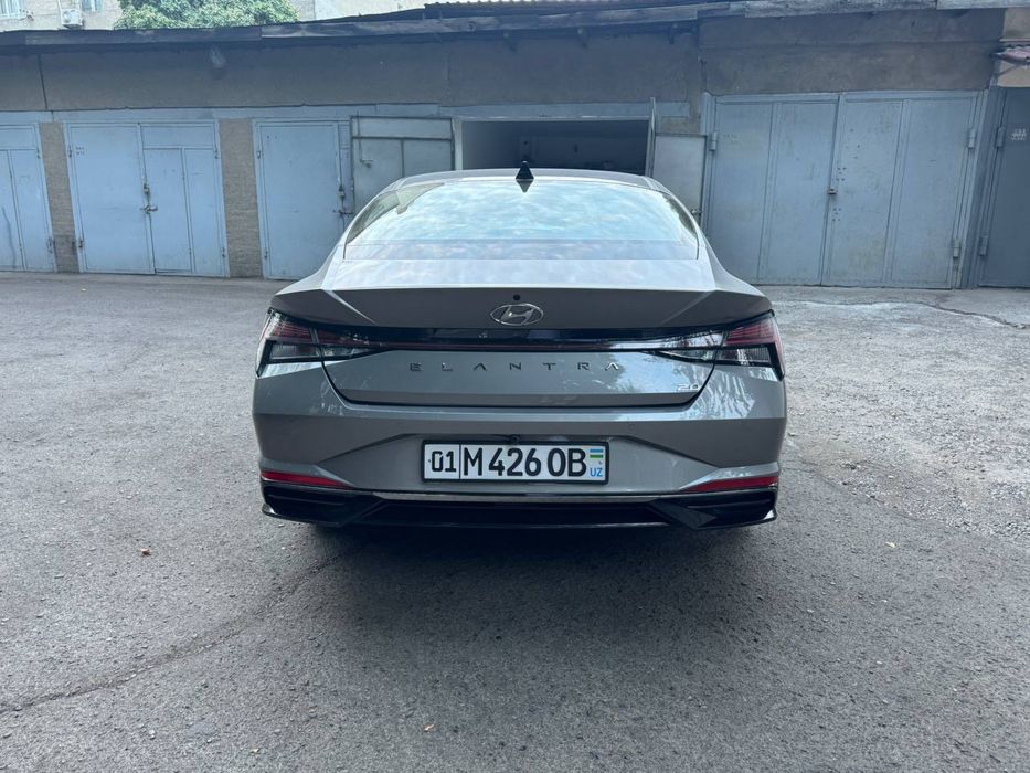 Хундай элантра 21 год почти как новый стоял в гараже в сязи переездом