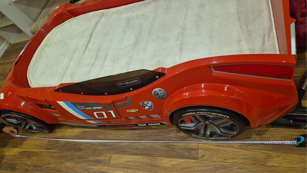 Кровать детская и комод