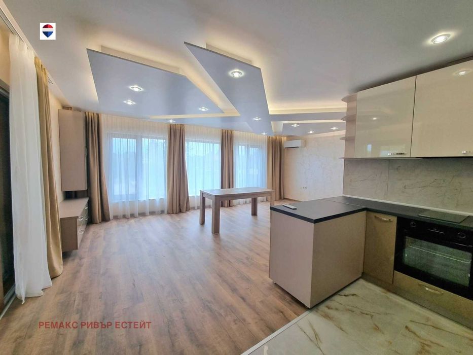 Луксозна къща под наем в с. Сандрово