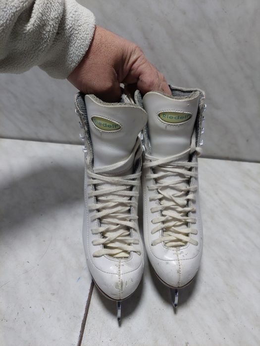 Patine gheata 28 patinaj artistic Riedell marime 35-36  ( 23 cm)