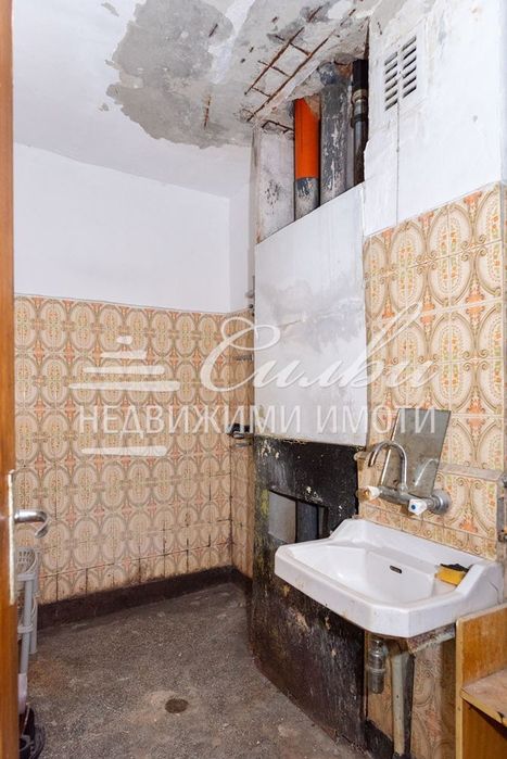 Тристаен апартамент - кв. Тракия!