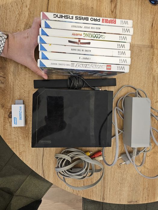 Pachet Nintendo Wii Negru + Adaptor Wii2HDMI + 7 Jocuri