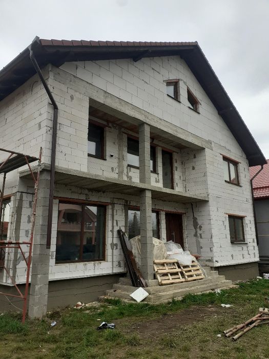 Executăm placări exterioare