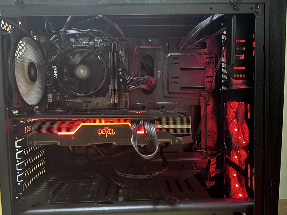 Компютър за игри Ryzen 5 2600 / Radeon RX 5700 XT / 16 GB RAM