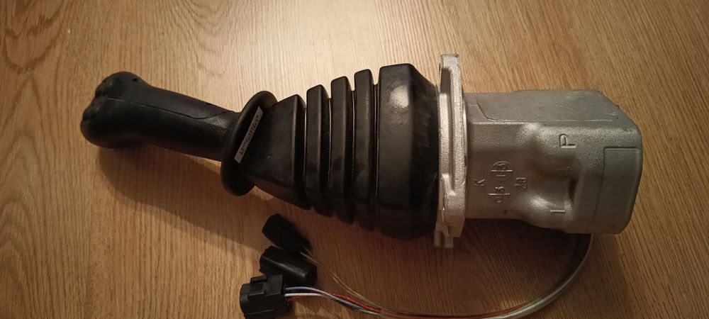 Хидравличен джойстик за Volvo ECR 235C