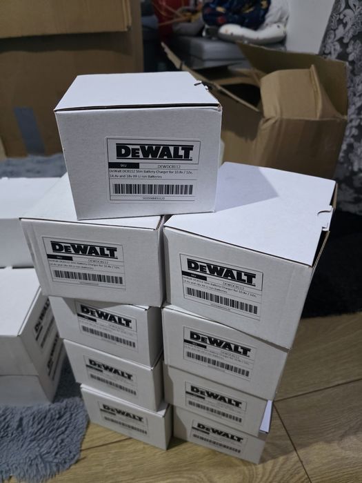 Incarcator dewalt DCB112