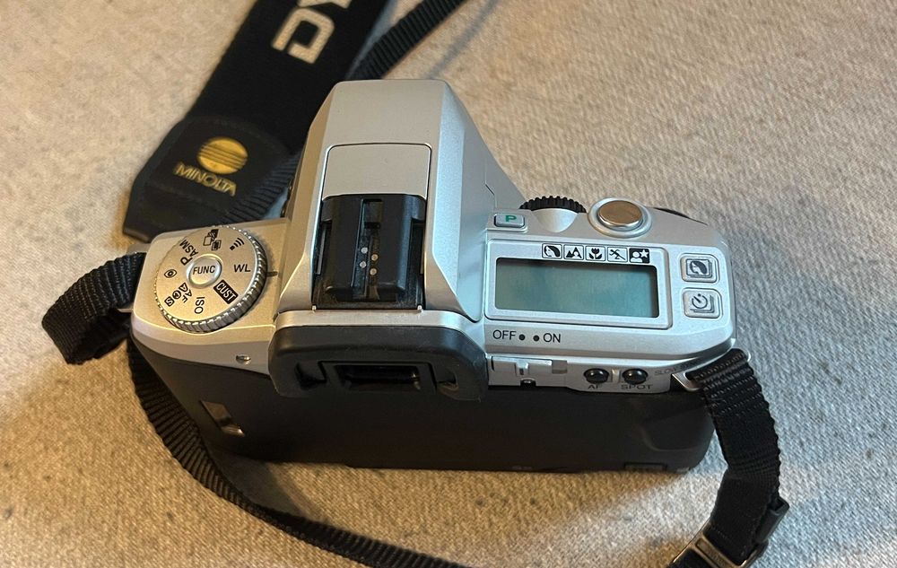 Minolta Dynax 4 body aparat foto film 35mm montura A