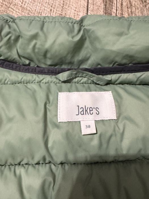 Елек Jake’s много топъл и мек на допир