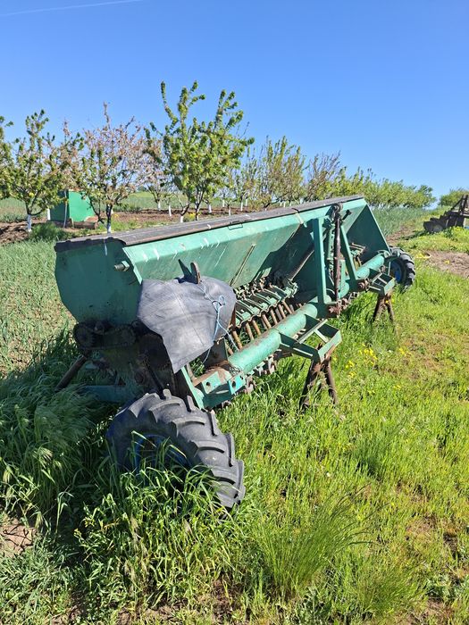 Tractor u 650 + utilaje