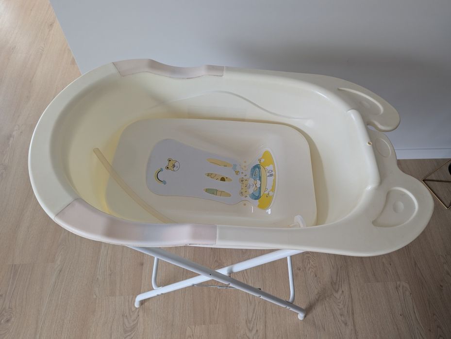 Бебешка вана Мони